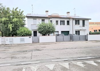 20250725_164429.jpg - Casa indipendente Via E. Berlinguer 242, Bosaro - foto 1