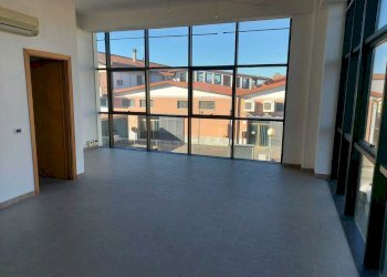 IMG-20250114-WA0009.jpg - Ufficio Strada Statale 1 111, Sarzana - foto 1