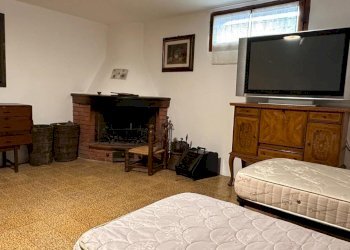 IMG-20241127-WA0009.jpg - Porzione di casa Via Madonnina 55, Luni - foto 9