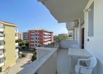 balcone tra sala e cucina - Appartamento Silvi - foto 21