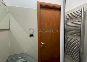 bagno con box doccia - Appartamento Silvi - foto 25