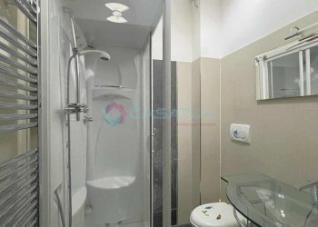 bagno con box doccia - Appartamento Silvi - foto 26