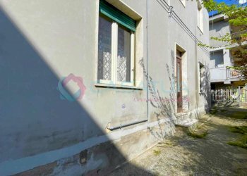 ingresso lato giardino - Porzione di casa Silvi - foto 8