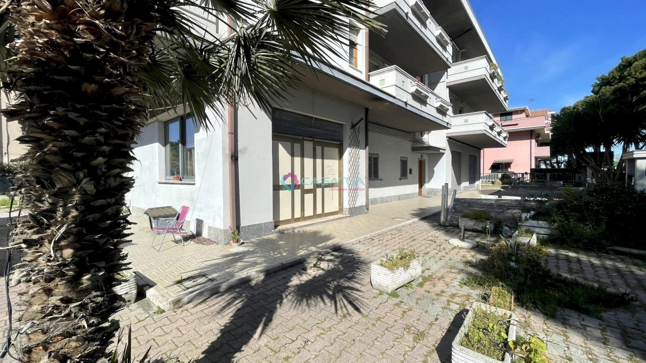 Ingresso - Commercial Premises Pineto - photo 2