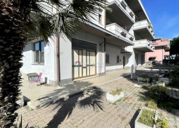 Ingresso - Locale Commerciale Pineto - foto 2