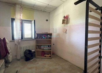 Camera 2 - Locale Commerciale Pineto - foto 12