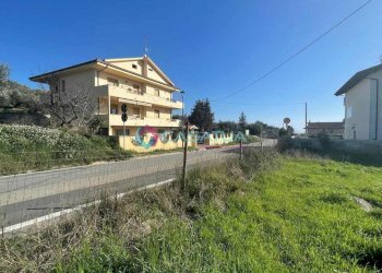 zona circostante - Agricultural land Silvi - photo 27