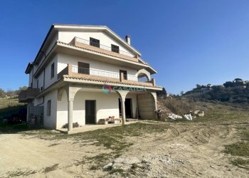 Facciata - Villa Spoltore - foto 3