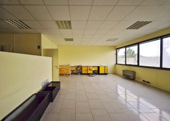 IMG_20250821_125318.jpg - Ufficio Via Brigata Partigiana Ugo Muccini 92, Sarzana - foto 10