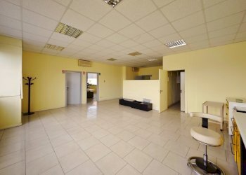 IMG_20250821_125349.jpg - Ufficio Via Brigata Partigiana Ugo Muccini 92, Sarzana - foto 14