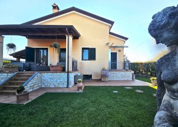 01.jpg - Porzione di casa Via Privata Ghiggini 8, Sarzana - foto 1