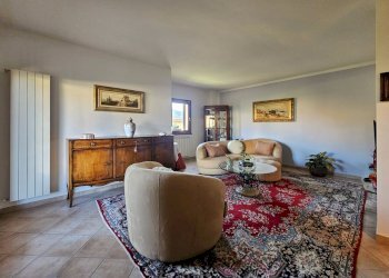 09.jpg - Porzione di casa Via Privata Ghiggini 8, Sarzana - foto 9