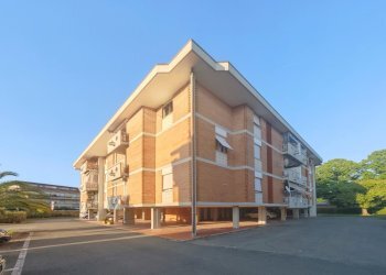 47.jpg - Quadrilocale Via Antonio Gramsci 31, Luni - foto 1