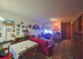 06.jpg - Quadrilocale Via Antonio Gramsci 31, Luni - foto 7