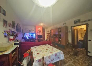 08.jpg - Quadrilocale Via Antonio Gramsci 31, Luni - foto 9