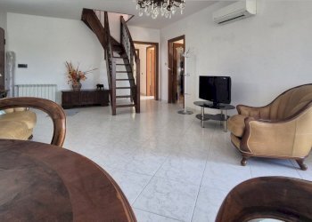 04.jpg - Attico Via Cerreti 71D, Santo Stefano di Magra - foto 1