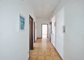 02.jpg - Bilocale Stradone D'Oria 120, La Spezia - foto 3