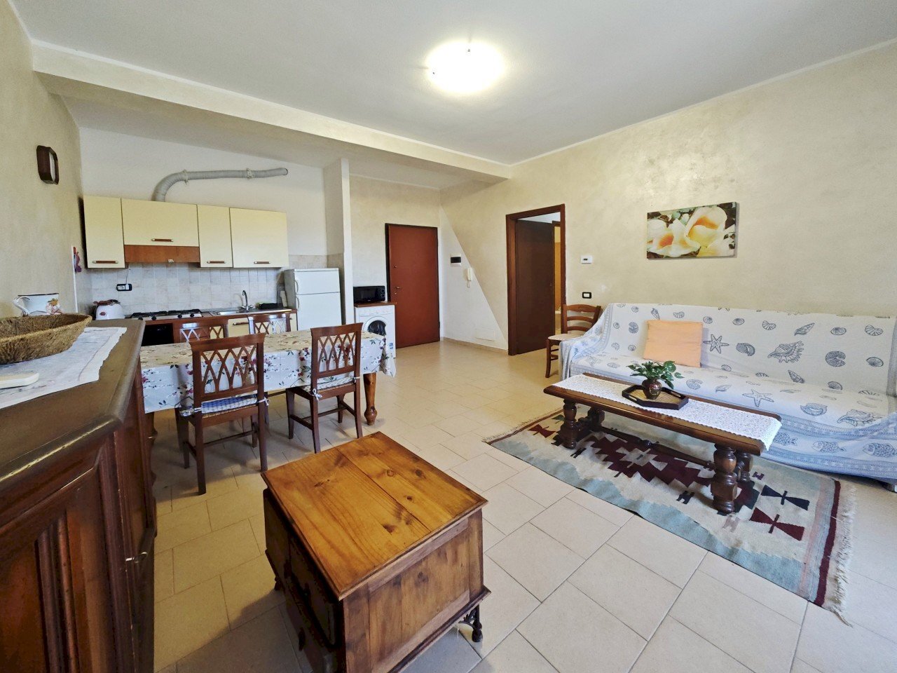 01.jpg - Trilocale Via Filippo Guerrieri 1, Licciana Nardi - foto 2