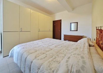 10.jpg - Trilocale Via Filippo Guerrieri 1, Licciana Nardi - foto 13