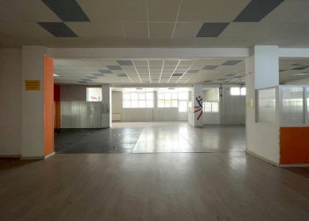 7.jpg - Locale Commerciale Piazza Giacomo Matteotti 8, Sarzana - foto 1