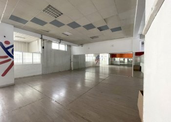 3.jpg - Locale Commerciale Piazza Giacomo Matteotti 8, Sarzana - foto 5