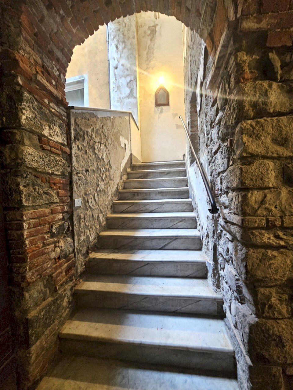 02.jpg - Appartamento Via Mazzini, Sarzana - foto 3