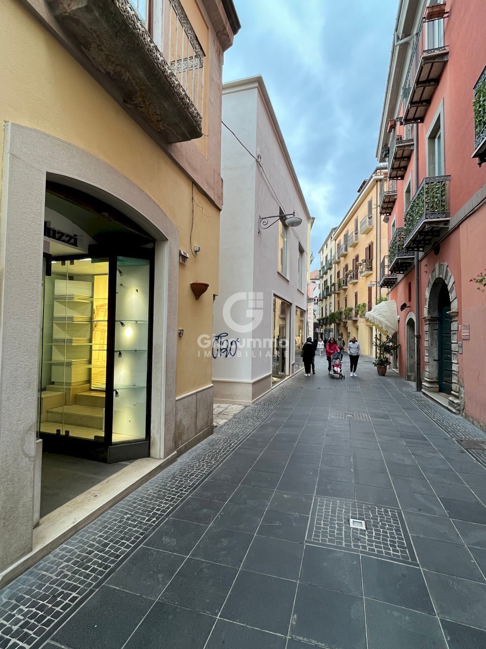 Loc-Comm36.jpg - Locale Commerciale Via Pretoria 80, Potenza - foto 1