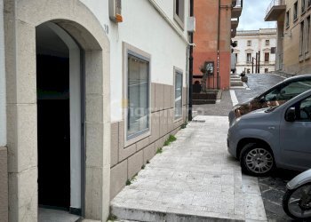 LOCOMM-CENTRO1.jpg - Locale Commerciale Via Orazio Petruccelli 20, Potenza - foto 1