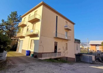 WhatsApp Image 2024-01-15 at 11.42.17.jpeg - Appartamento Fornovo di Taro - foto 2