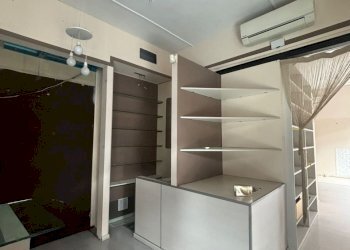 WhatsApp Image 2025-09-12 at 11.08.21 (3).jpeg - Locale Commerciale Fornovo di Taro - foto 4