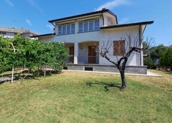 WhatsApp Image 2025-07-03 at 12.19.22.jpeg - Independent house Varano de' Melegari - photo 1