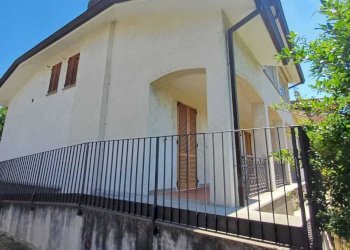 WhatsApp Image 2025-07-03 at 12.19.23 (1).jpeg - Independent house Varano de' Melegari - photo 5