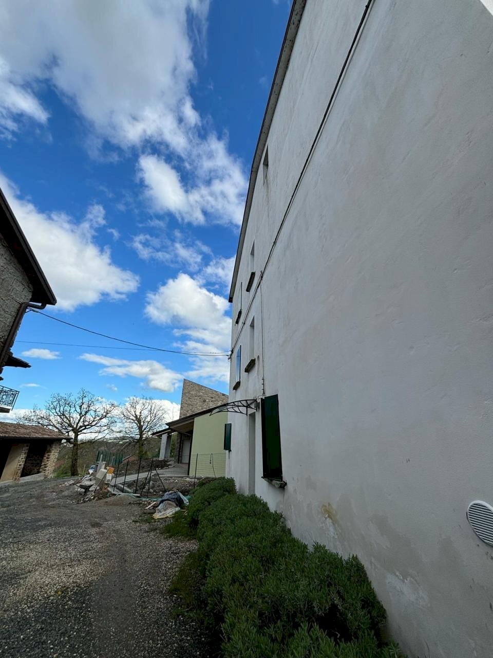 WhatsApp Image 2025-04-15 at 17.22.06 (2).jpeg - Appartamento Varano de' Melegari - foto 3