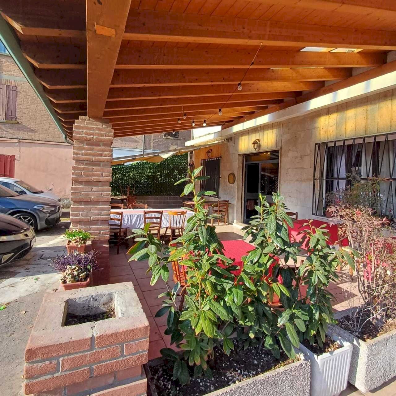 WhatsApp Image 2024-01-25 at 11.32.55 (2).jpeg - Commercial Premises Fornovo di Taro - photo 2