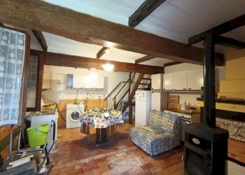 WhatsApp Image 2025-02-03 at 16.09.37 (1).jpeg - Porzione di casa Varano de' Melegari - foto 4