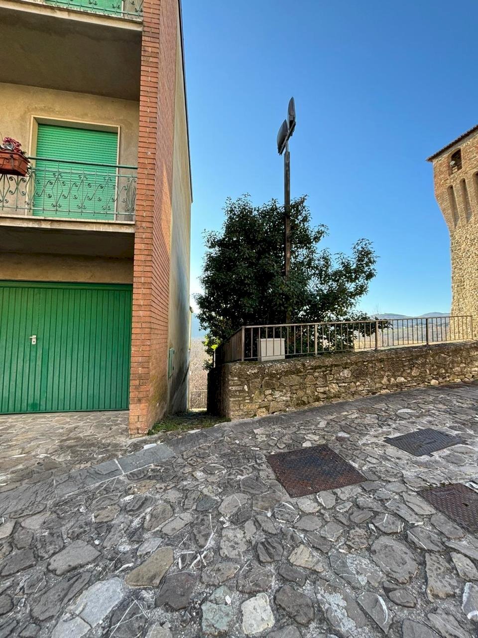 WhatsApp Image 2025-01-14 at 15.32.11 (2).jpeg - Villa Trifamiliare Varano de' Melegari - foto 2