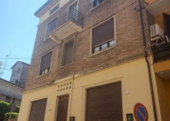 WhatsApp Image 2022-04-29 at 12.25.47.jpeg - Quadrilocale Fornovo di Taro - foto 2