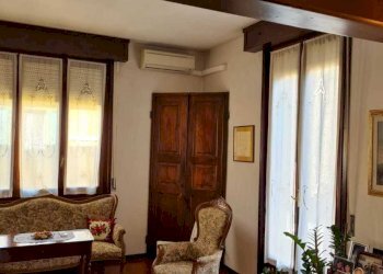 WhatsApp Image 2022-04-27 at 16.32.34 (1).jpeg - Quadrilocale Fornovo di Taro - foto 5