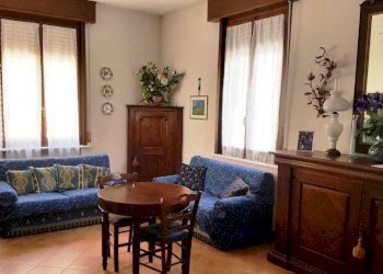 01_Sala.jpg - Trilocale Fornovo di Taro - foto 3