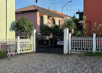 WhatsApp Image 2025-09-17 at 17.42.18.jpeg - Box Vicolo F. Corridoni 15, Cinisello Balsamo - photo 2