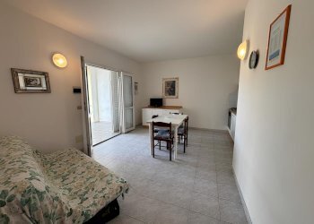 PROSPETTIVA SOGGIORNO.jpg - Bilocale Via Lu Calteri 1, Trinità d'Agultu e Vignola - foto 8