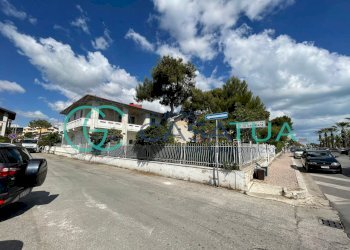 Facciata - Trilocale via Fratelli Bandiera 18, Tortoreto - foto 16