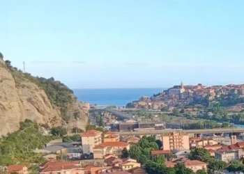 vista mare.jpg - Four-room apartment Via Montale 4, Ventimiglia - photo 8