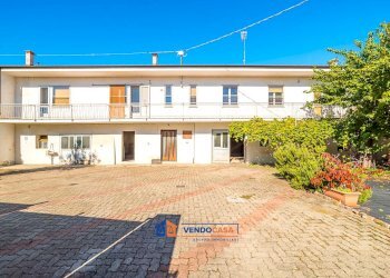 Independent house Moretta - photo 1