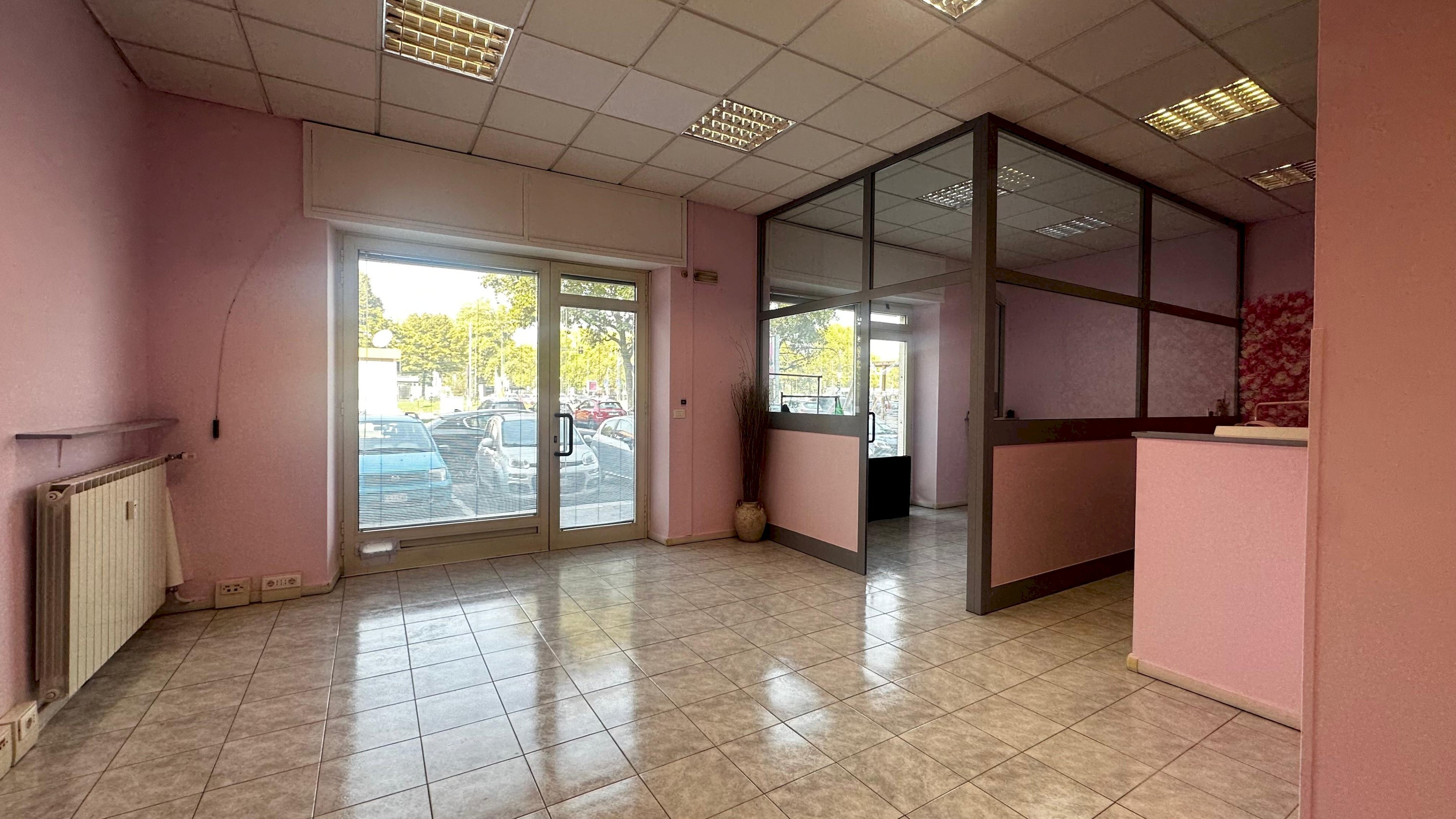 Ingresso - Locale Commerciale corso Unione Sovietica, 431, Torino (zona Mirafiori Sud) - foto 1