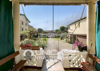 Ingresso condominio - Appartamento in Villa via Maestra, 66, Bobbio Pellice - foto 12