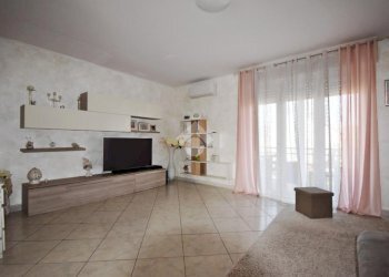 Four-room apartment Viale friuli, Ivrea - photo 1