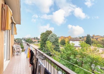 Three-room apartment Via della Pace, Lainate - photo 14