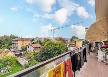 Three-room apartment Via della Pace, Lainate - photo 16