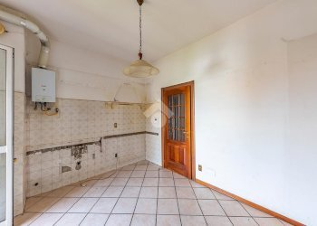 Three-room apartment Via della Pace, Lainate - photo 14